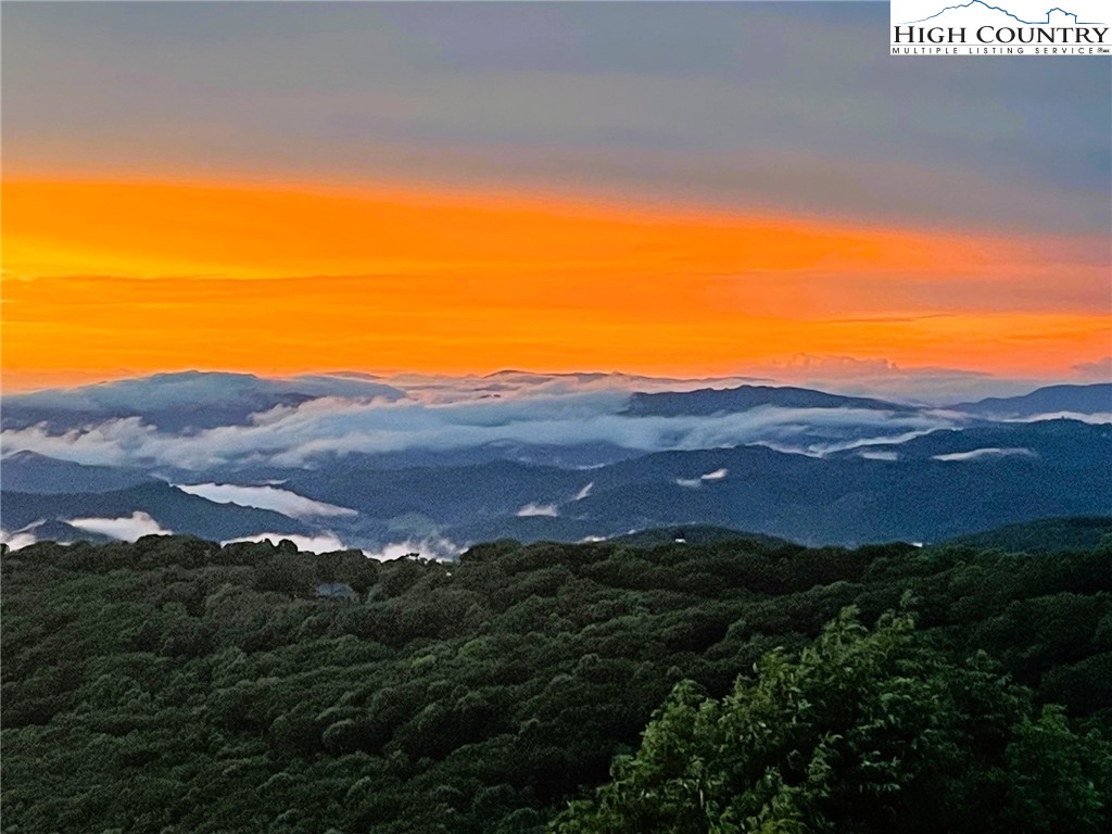 206 Pinnacle Ridge Road Beech Mountain, NC 28604 - Photo 15 of 41 a view of city and mountain