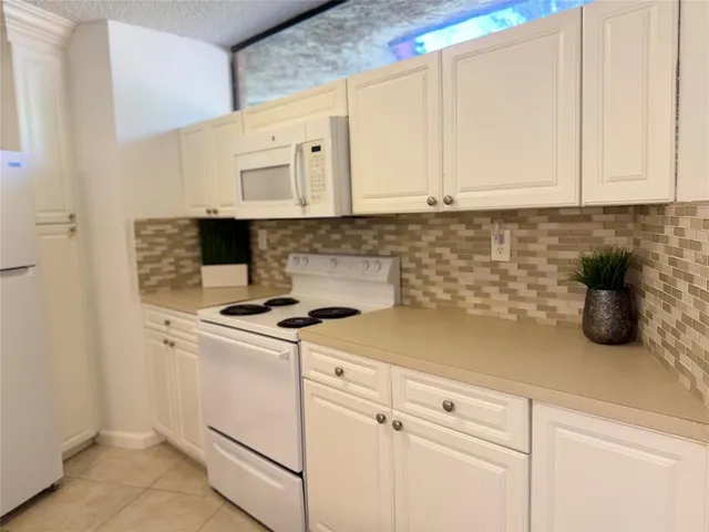 $2,550 | 8183 Severn Drive, Unit A, Boca Raton, FL 33433