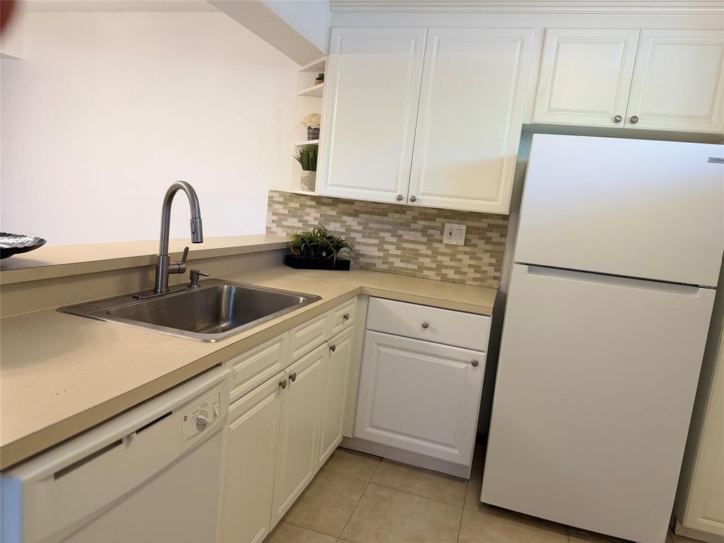 8183 Severn Drive, Unit A Boca Raton, FL 33433 - Photo 4 of 24