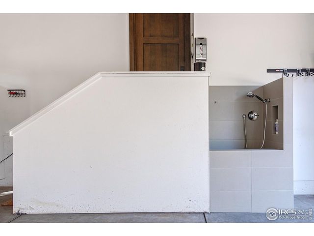 a view of an outdoor space