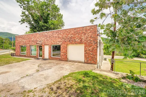 $825,000 | 1100-1104 Montreat Road, Black Mountain, NC 28711