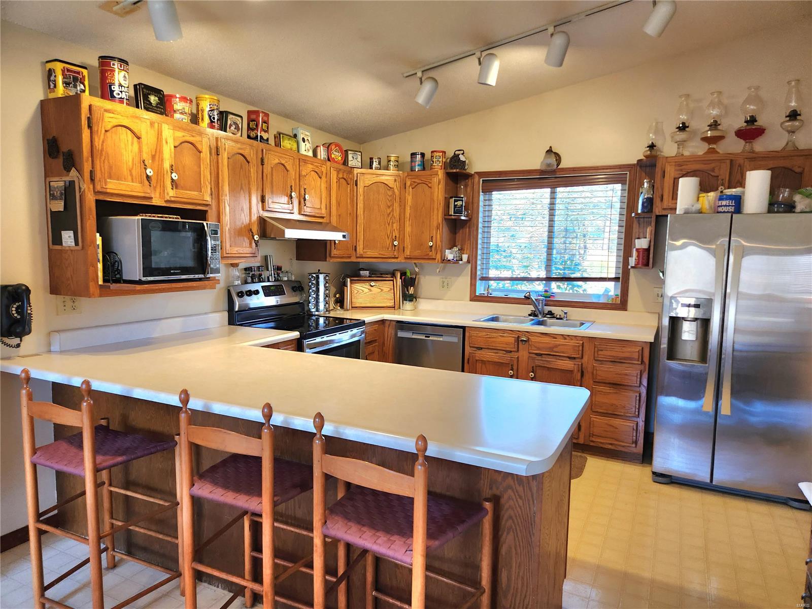 206 Lands End Road Hillsboro, IL 62049 - Photo 13 of 38