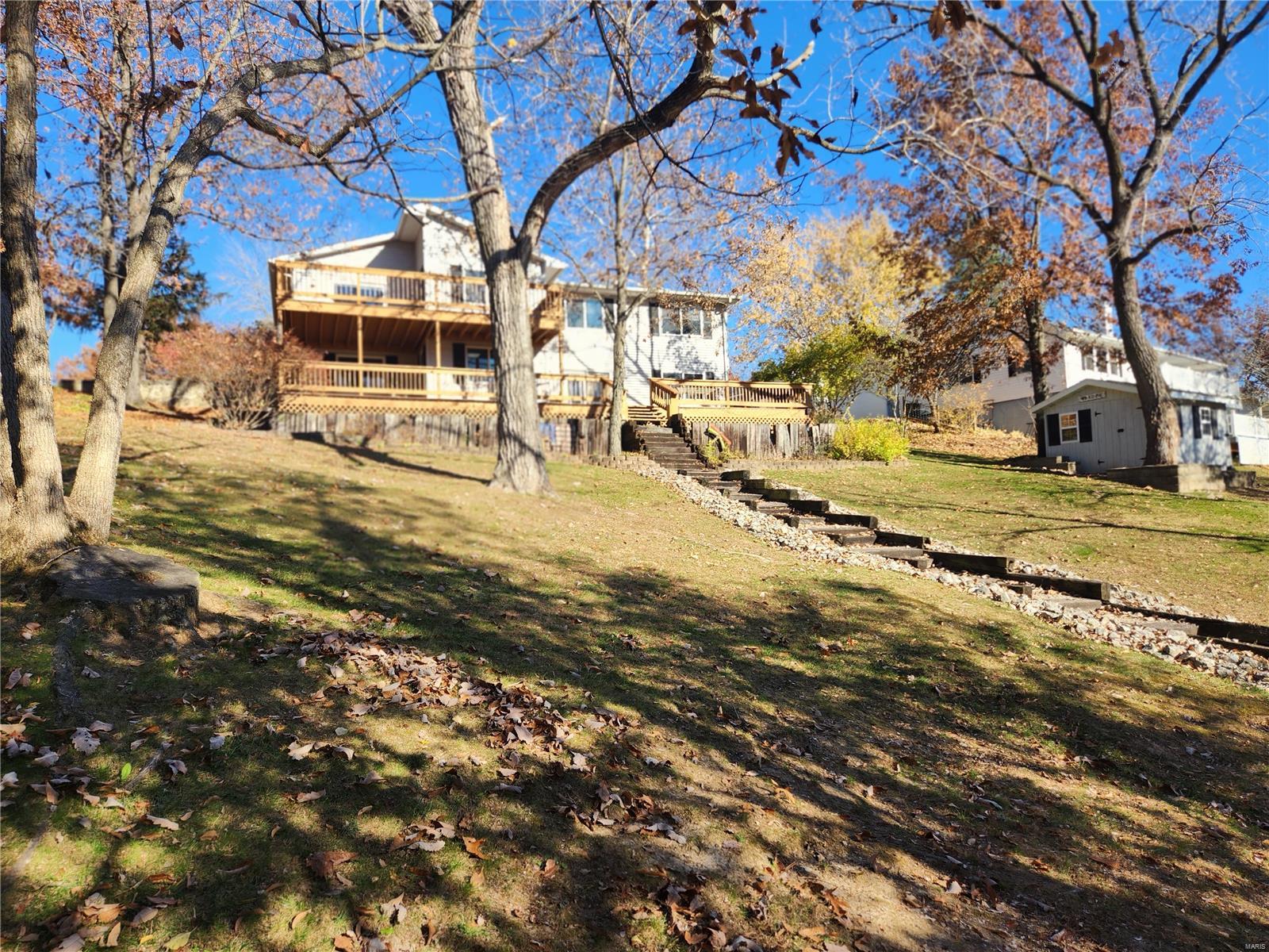 206 Lands End Road Hillsboro, IL 62049 - Photo 2 of 38