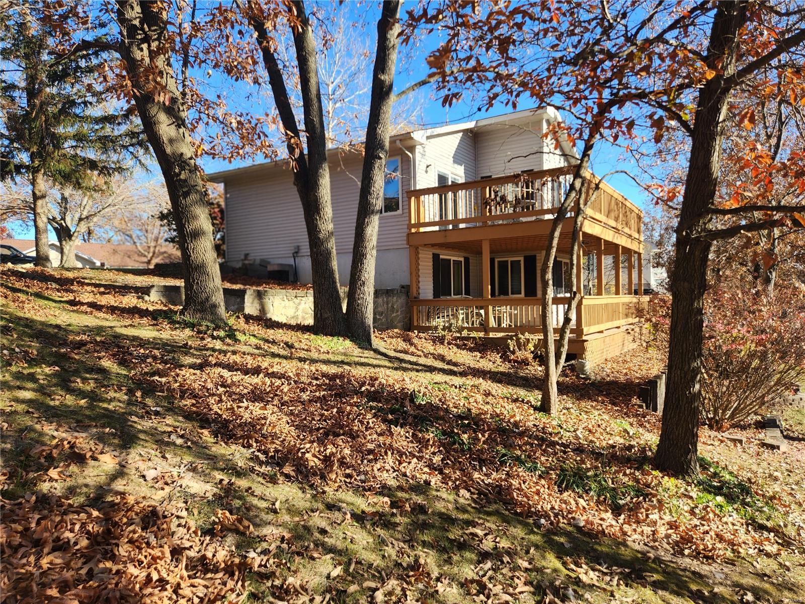 206 Lands End Road Hillsboro, IL 62049 - Photo 5 of 38