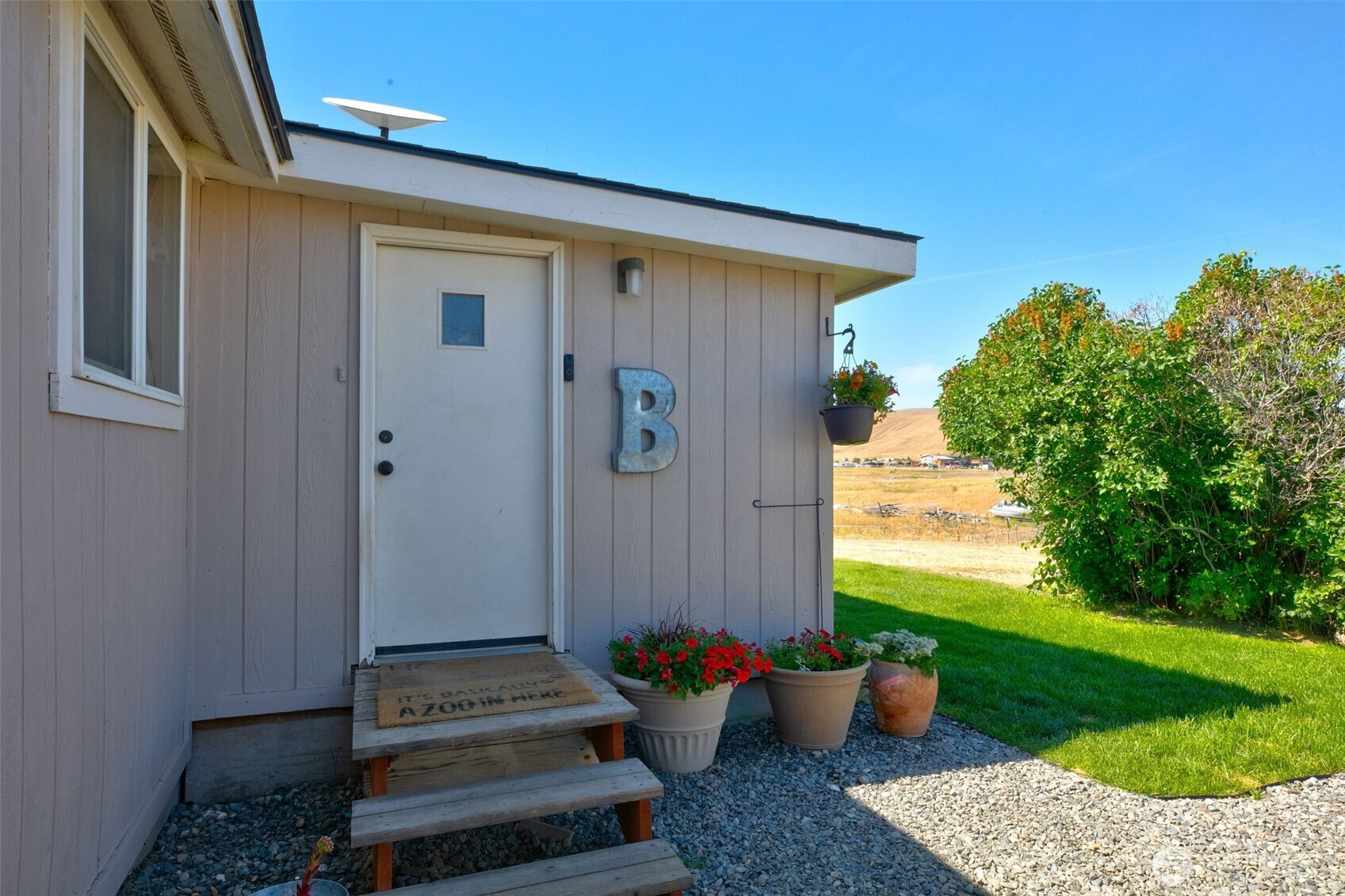 1240 West Huntzinger Road Selah, WA 98942 - Photo 15 of 30