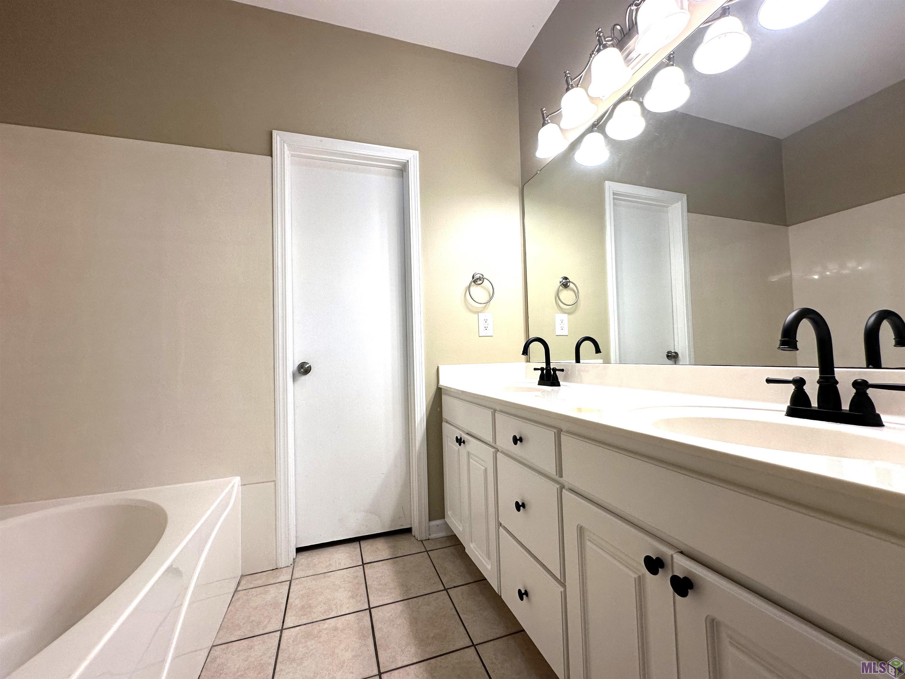 9250 Pecan Tree Drive Baton Rouge, LA 70810 - Photo 5 of 9