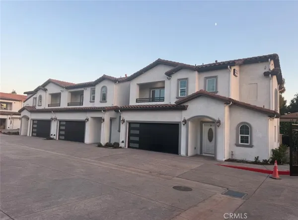 $3,250 | 15909 Merrill Avenue, Unit 24, Fontana, CA 92335
