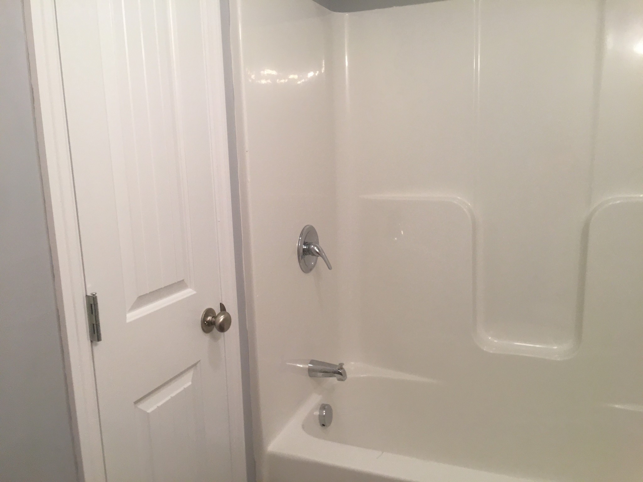 160 Limestone Road Elora, TN 37328 - Photo 9 of 18 a bathroom with a tub