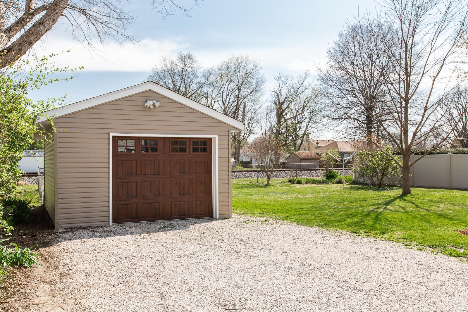 417 East State Street O'Fallon, IL 62269 - Photo 18 of 25 Gallery Image 18