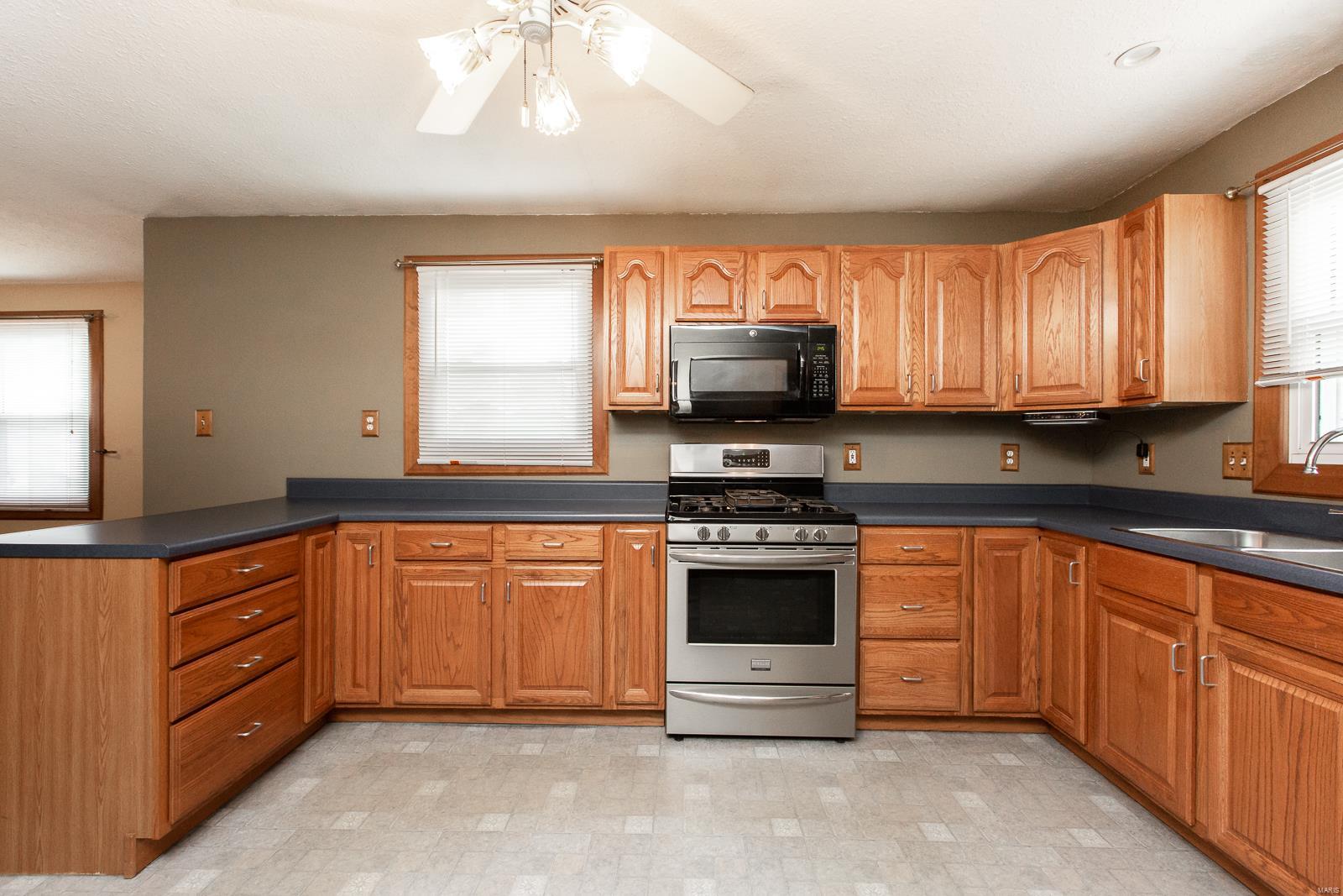 417 East State Street O'Fallon, IL 62269 - Photo 8 of 25 Gallery Image 8