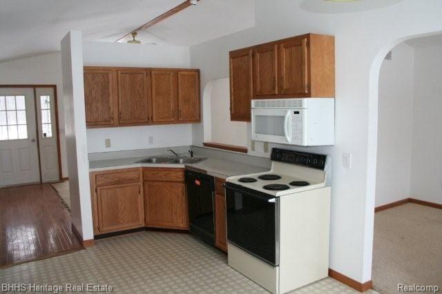 5394 Argentine Road Howell, MI 48855 - Photo 9 of 15 Kitchen