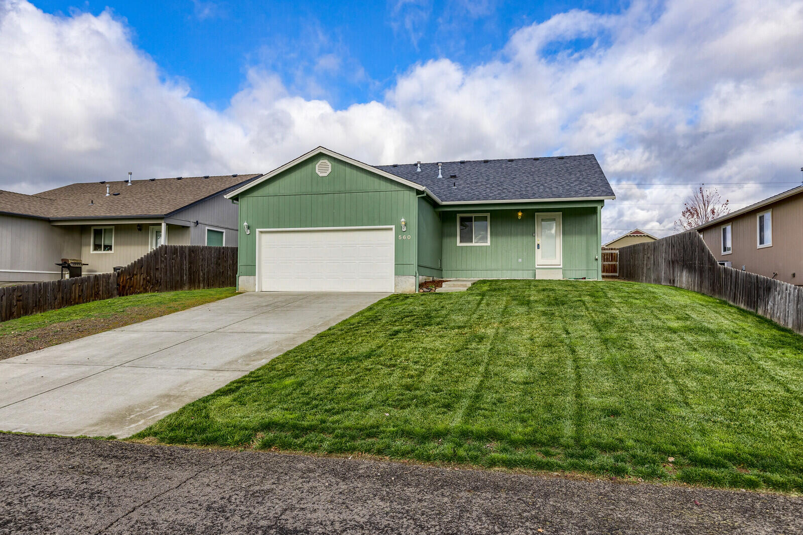 560 Barton Road Eagle Point, OR 97524 - Photo 30 of 30 05_BR_5_mls