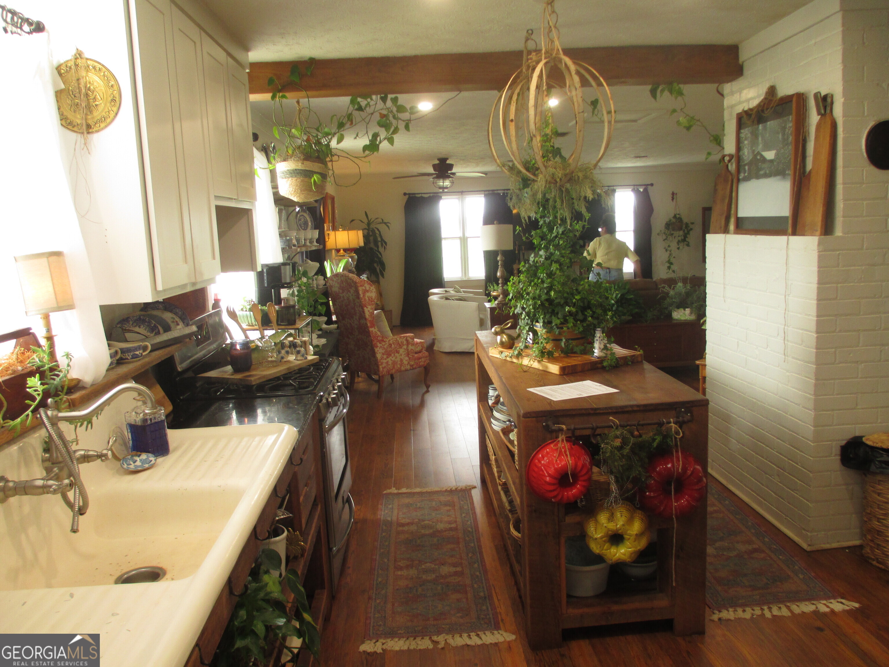 84 Comer Yawn Road Hazlehurst, GA 31539 - Photo 12 of 24 a lobby with furniture and chandelier