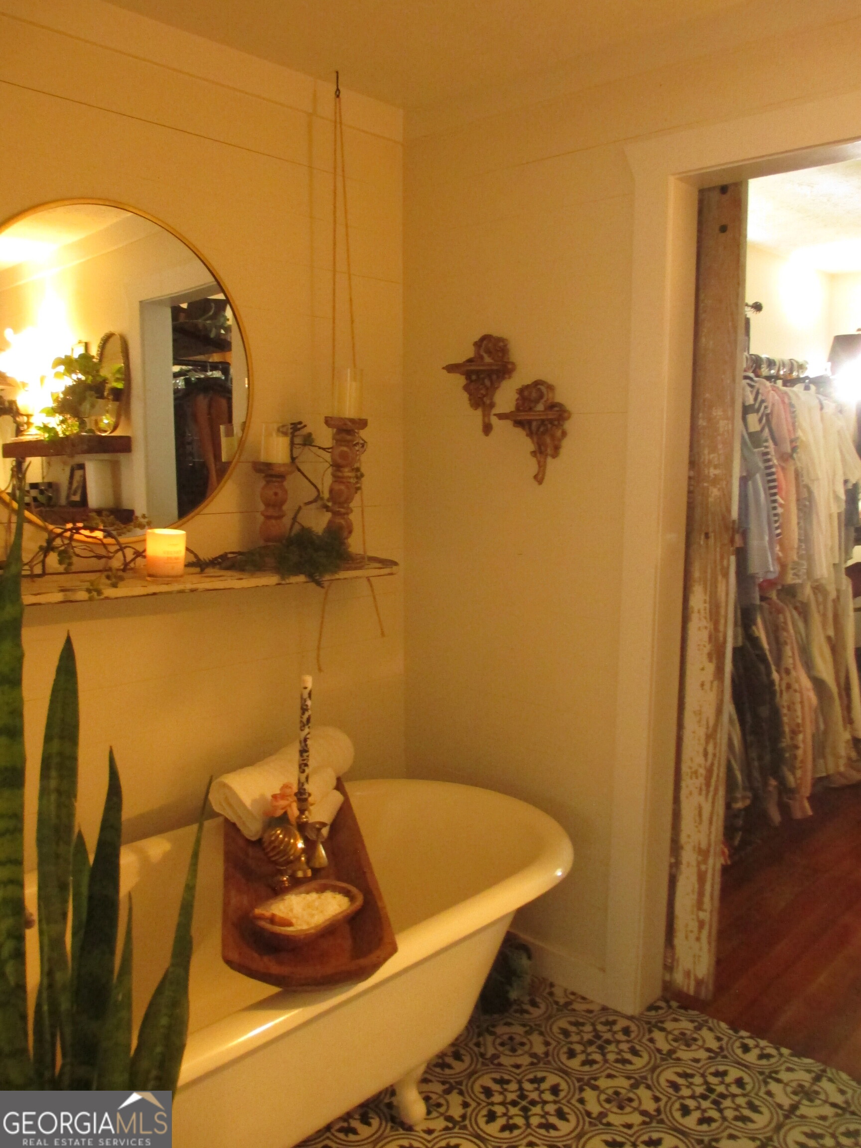 84 Comer Yawn Road Hazlehurst, GA 31539 - Photo 21 of 24 a bathroom with a sink