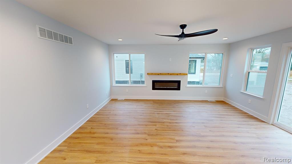 27160 South River Road Harrison Township, MI 48045 - Photo 14 of 33 Gallery Image 14