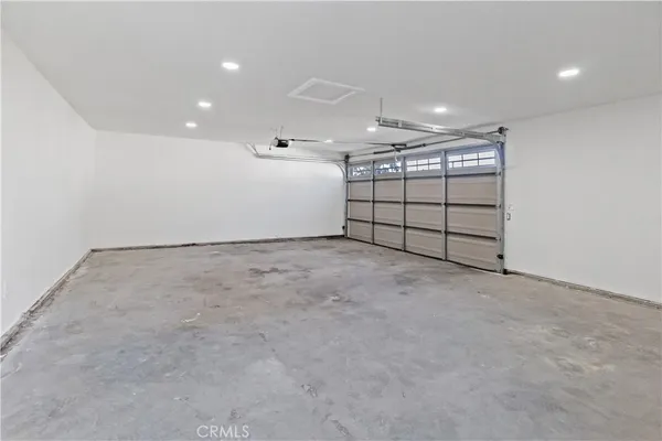 a view of a garage