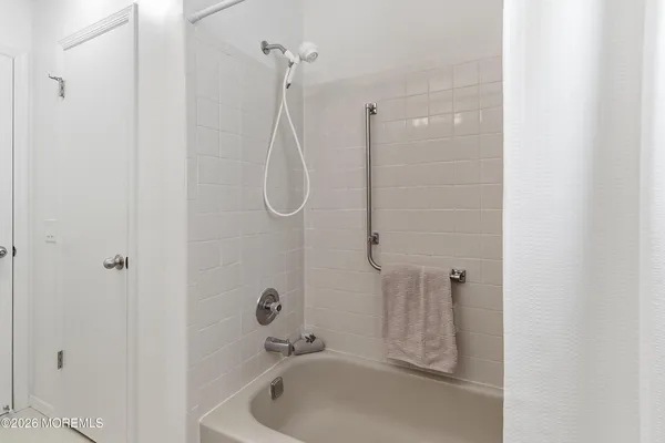 $289,000 | 14 Woodstock Drive, Toms River, NJ 08757