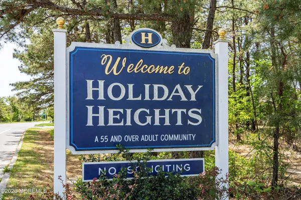 $289,000 | 14 Woodstock Drive, Toms River, NJ 08757