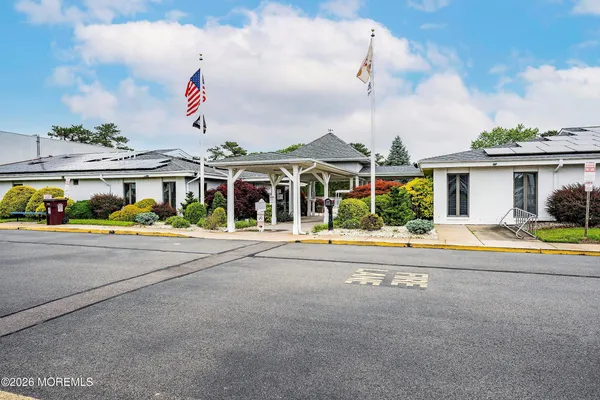 $289,000 | 14 Woodstock Drive, Toms River, NJ 08757