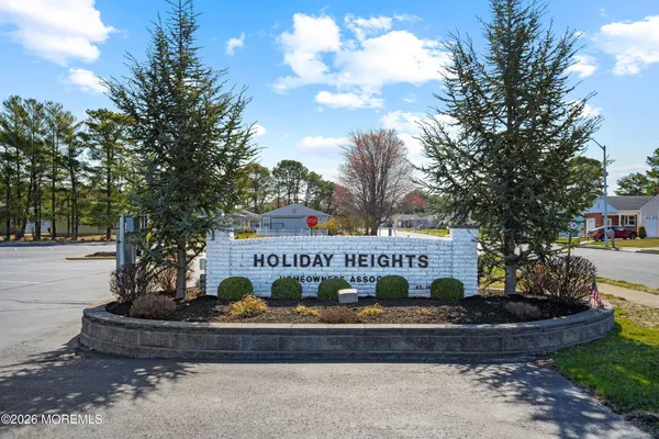 $289,000 | 14 Woodstock Drive, Toms River, NJ 08757