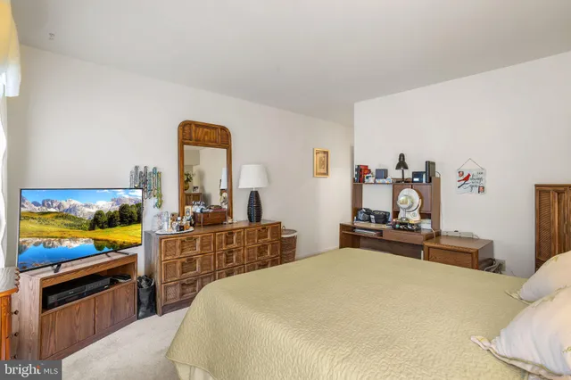 $319,500 | 48 Pinewood Drive, Hamilton, NJ 08690