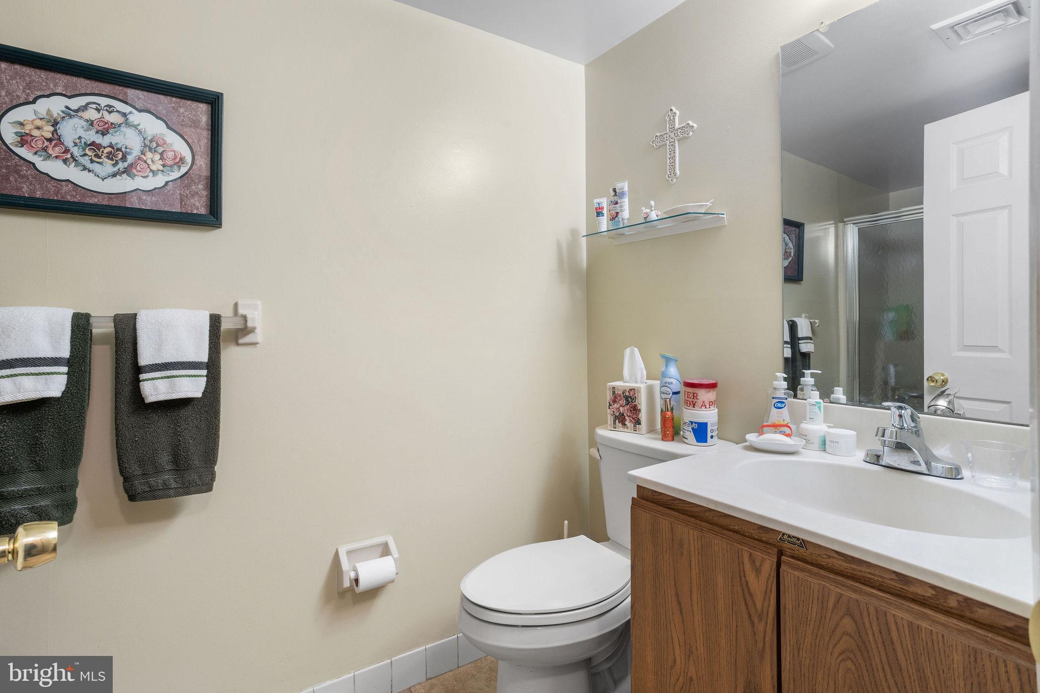 48 Pinewood Drive Hamilton, NJ 08690 - Photo 14 of 15 Primary Bath