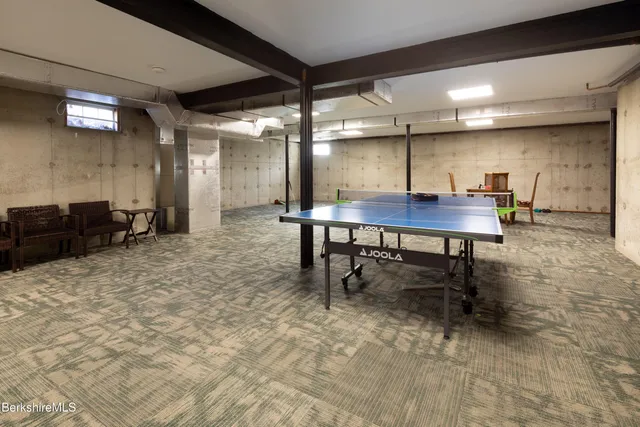 a view of a lobby area with furniture