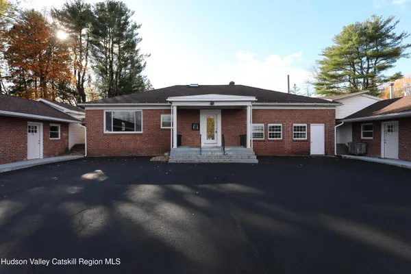 $2,300 | 14311 Rte 9W, Ravena, NY 12143