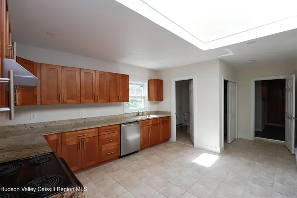 $2,300 | 14311 Rte 9W, Ravena, NY 12143