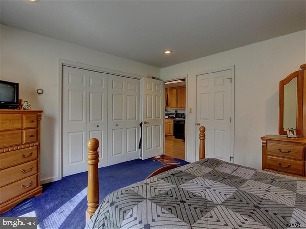 2832 Smoketown Road Spring Grove, PA 17362 - Photo 12 of 27
