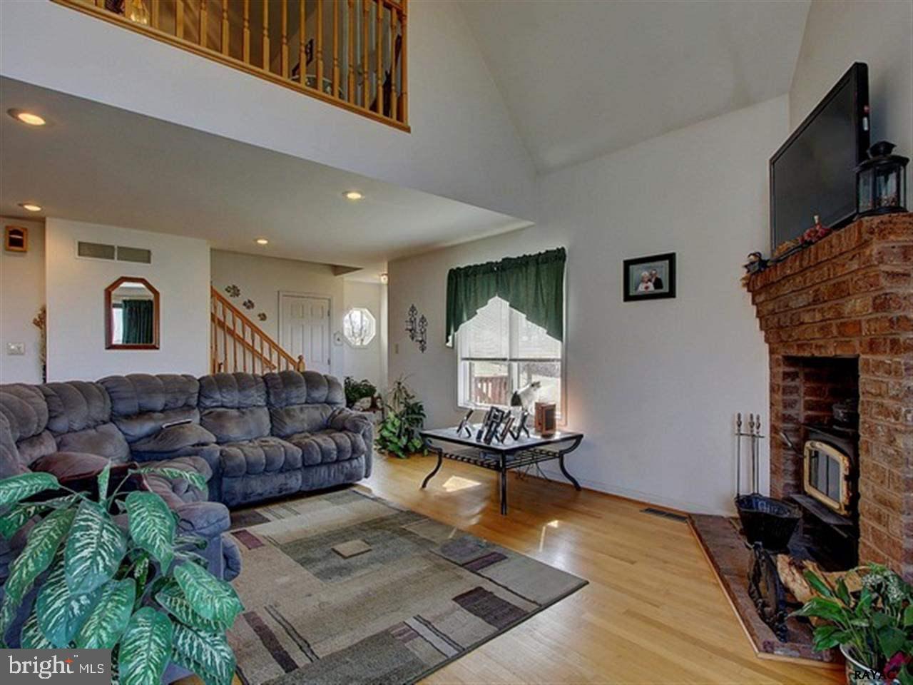 2832 Smoketown Road Spring Grove, PA 17362 - Photo 6 of 27