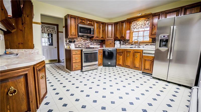 577 Callery Road Cranberry Township, PA 16066 - Photo 5 of 25 Gallery Image 5