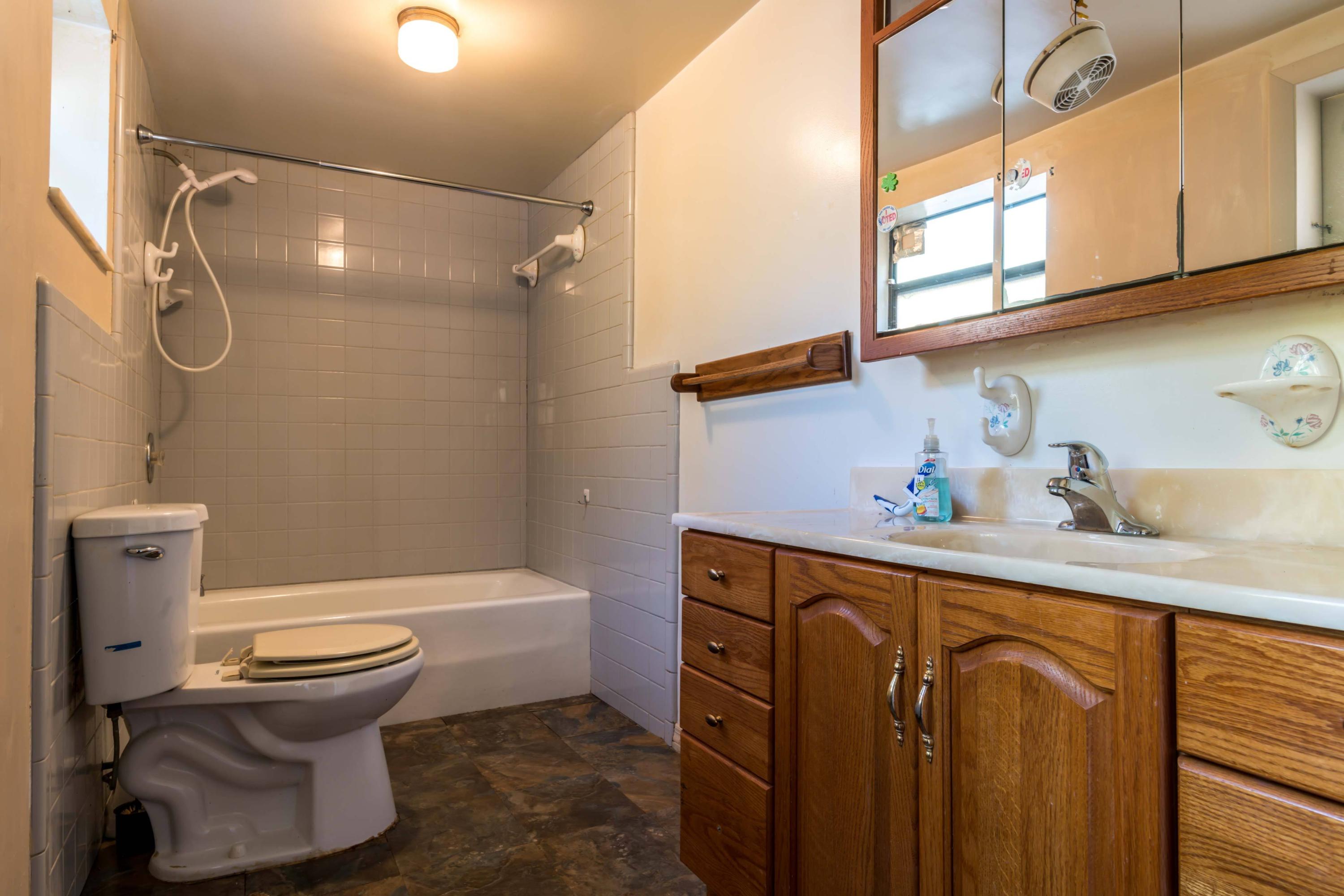 156 Akron Road Lake Worth, FL 33467 - Photo 8 of 22 1 Master Bath