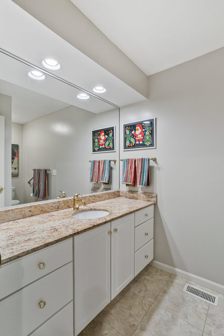 1714 Lakeside Drive Champaign, IL 61821 - Photo 33 of 43