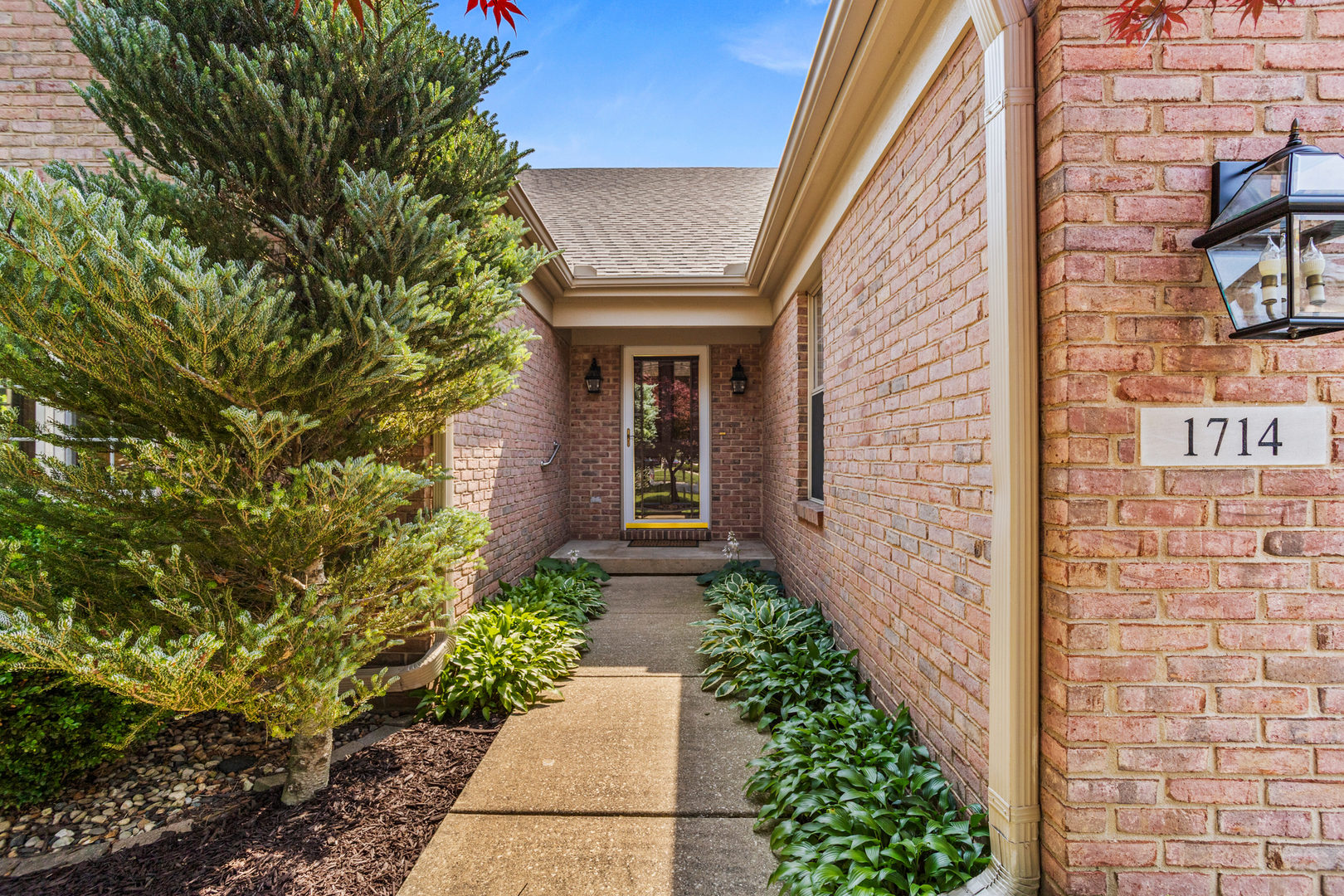 1714 Lakeside Drive Champaign, IL 61821 - Photo 4 of 43