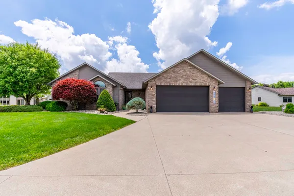 $335,000 | 595 Easton Place, Angola, IN 46703