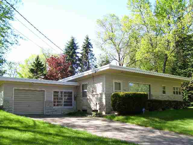 2009 Ridgeway Road Jackson, MI 49203 - Photo 2 of 2 Photo 2