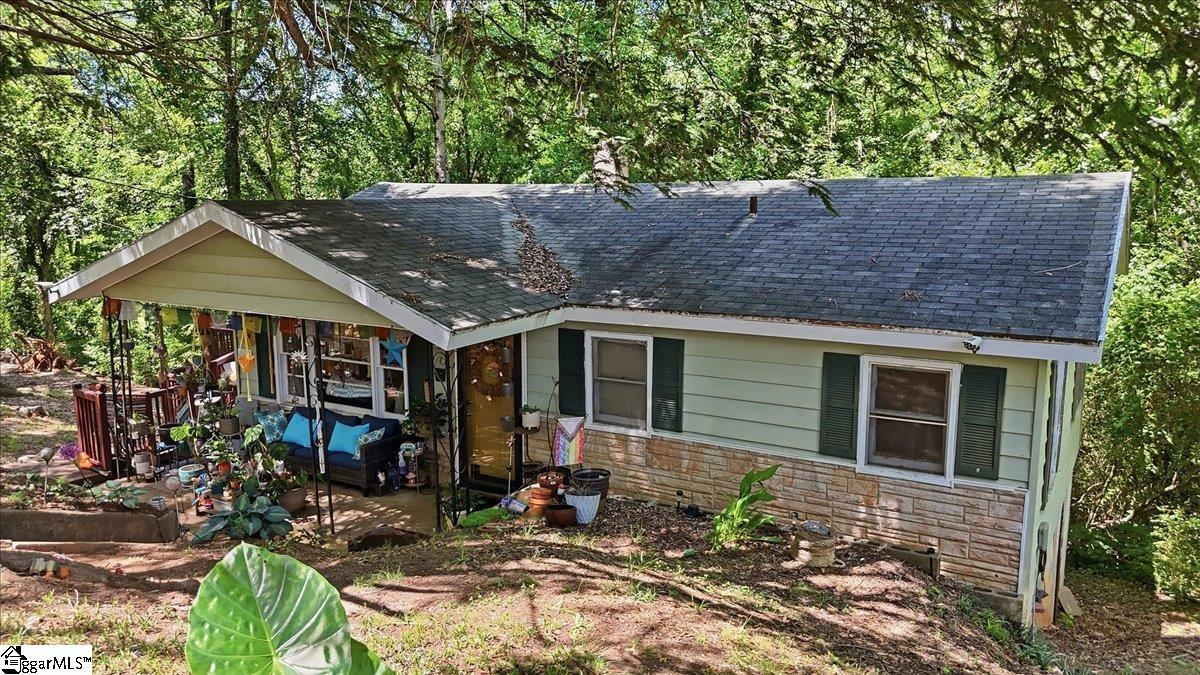 76 Bomar Street Inman, SC 29349 - Photo 2 of 16