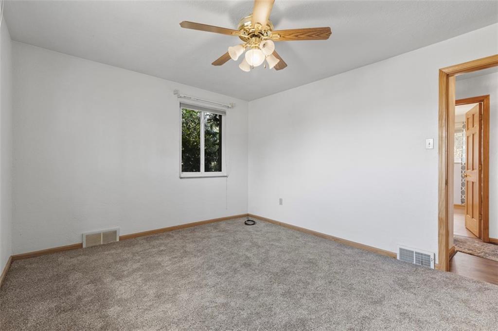 607 Sunset Road Pittsburgh, PA 15237 - Photo 11 of 37
