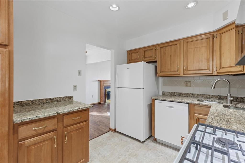 607 Sunset Road Pittsburgh, PA 15237 - Photo 17 of 37