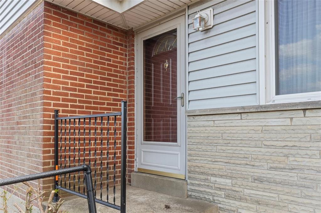 607 Sunset Road Pittsburgh, PA 15237 - Photo 3 of 37