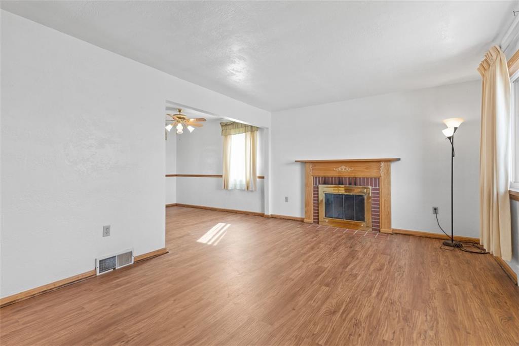 607 Sunset Road Pittsburgh, PA 15237 - Photo 5 of 37