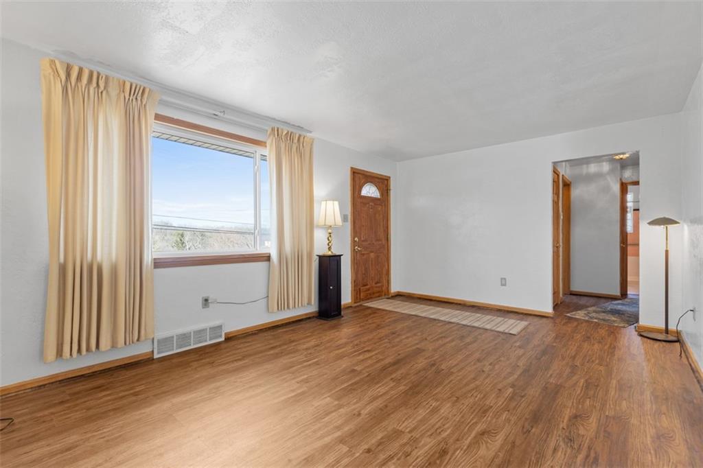 607 Sunset Road Pittsburgh, PA 15237 - Photo 7 of 37