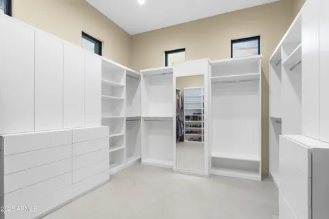 a close view of sink and tap