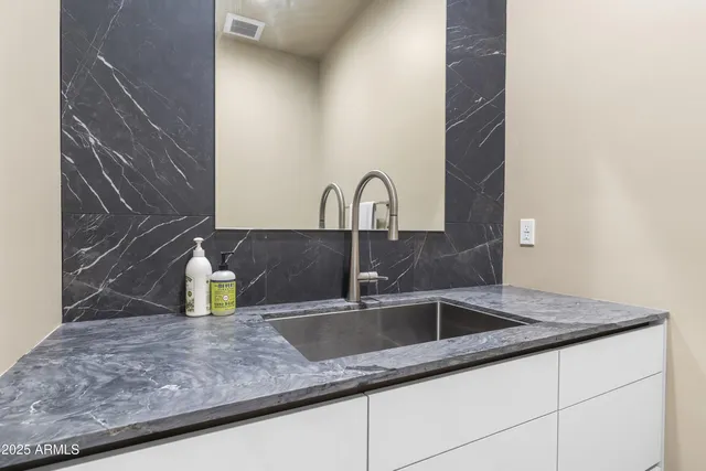 $4,175,000 | 6816 East Stagecoach Pass, Carefree, AZ 85377