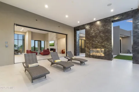 $4,175,000 | 6816 East Stagecoach Pass, Carefree, AZ 85377