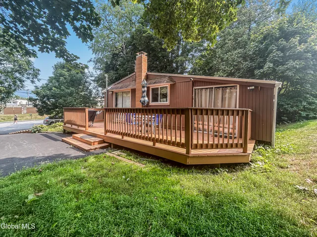 $2,800 | 209 Ottawa Street, Lake George, NY 12845