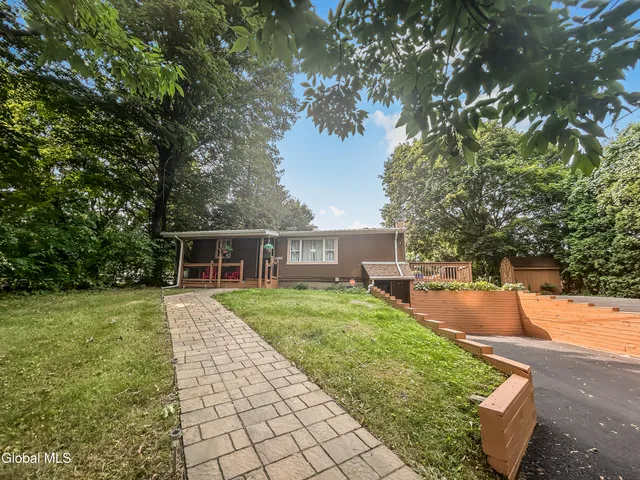 $2,800 | 209 Ottawa Street, Lake George, NY 12845