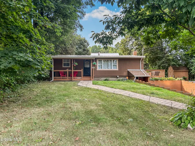 $2,800 | 209 Ottawa Street, Lake George, NY 12845