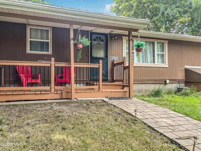 $2,800 | 209 Ottawa Street, Lake George, NY 12845